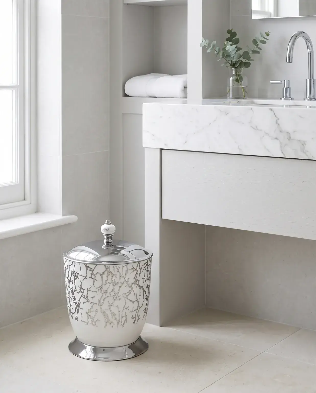 Pure Concept Marble Çöp Kovası Krom uygulama örneği