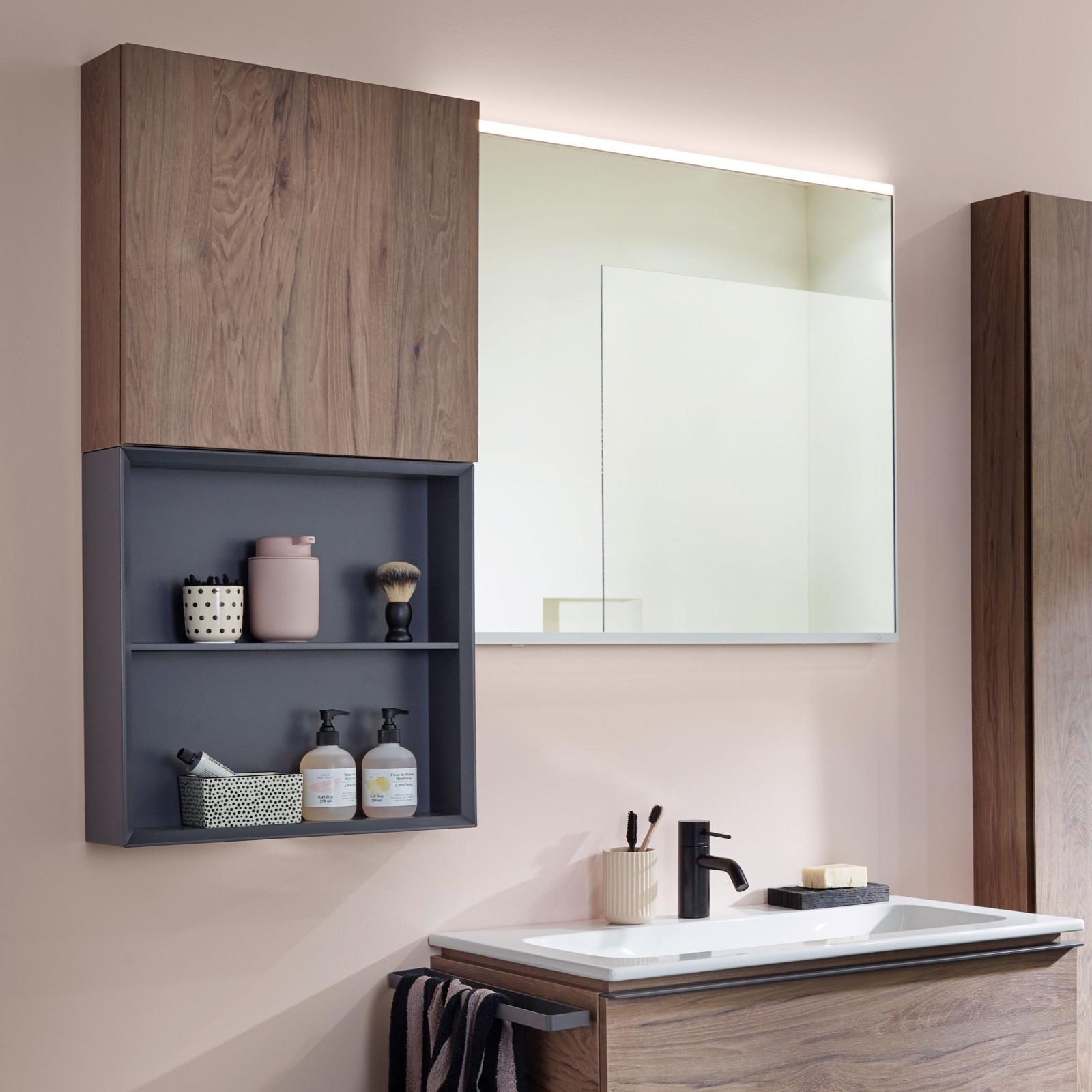 Geberit kare asma dolap, tek kapılı 45x15x46,7 cm Beyaz / Parlak uygulama örneği