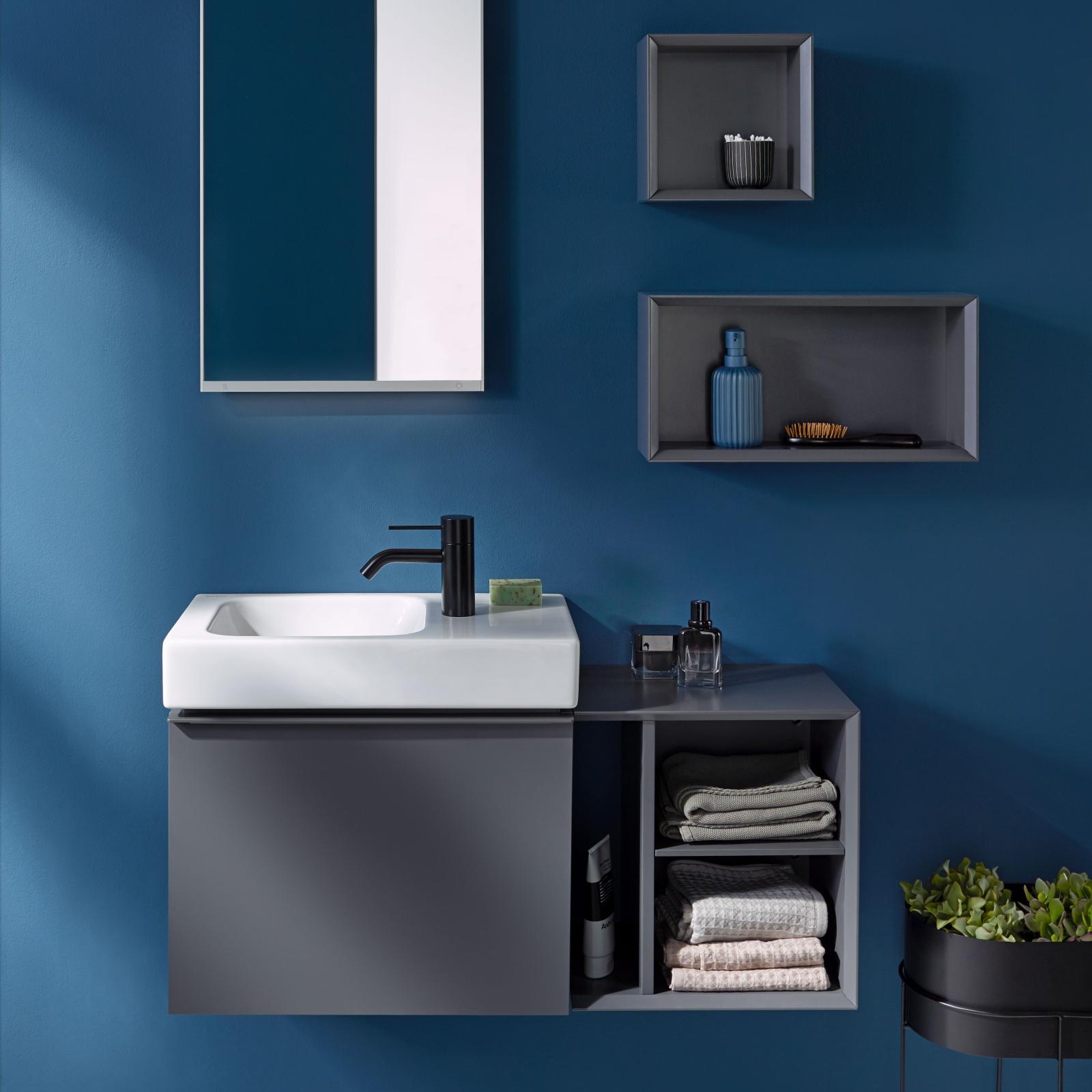 Geberit iCon küçük lavabo dolabı, tek çekmeceli 52x30,7x41,5 cm beyaz / parlak / Batarya kolu: beyaz / mat uygulama örneği