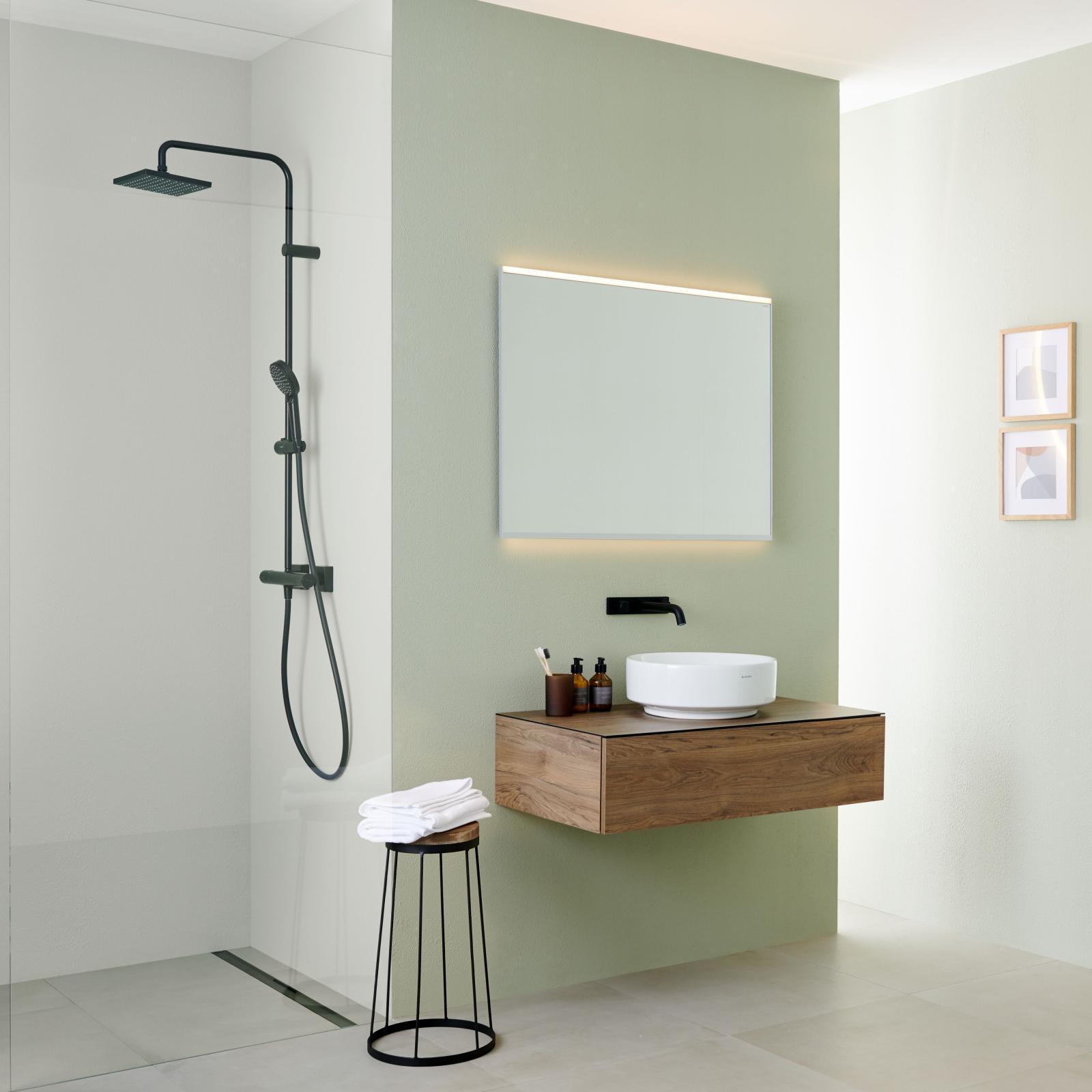 Geberit Option Plus aydınlatmalı ayna, köşeli tasarım, doğrudan ve dolaylı ışıklandırmalı 40x3,2x70 cm Eloksallı alüminyum uygulama örneği