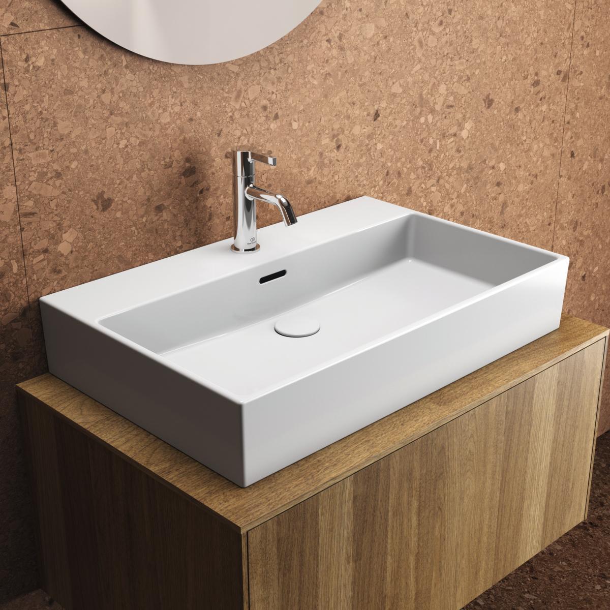 Ideal Standard Extra Lavabo 700x450x150 mm, 1 tek batarya delikli, taşma delikli Beyaz uygulama örneği