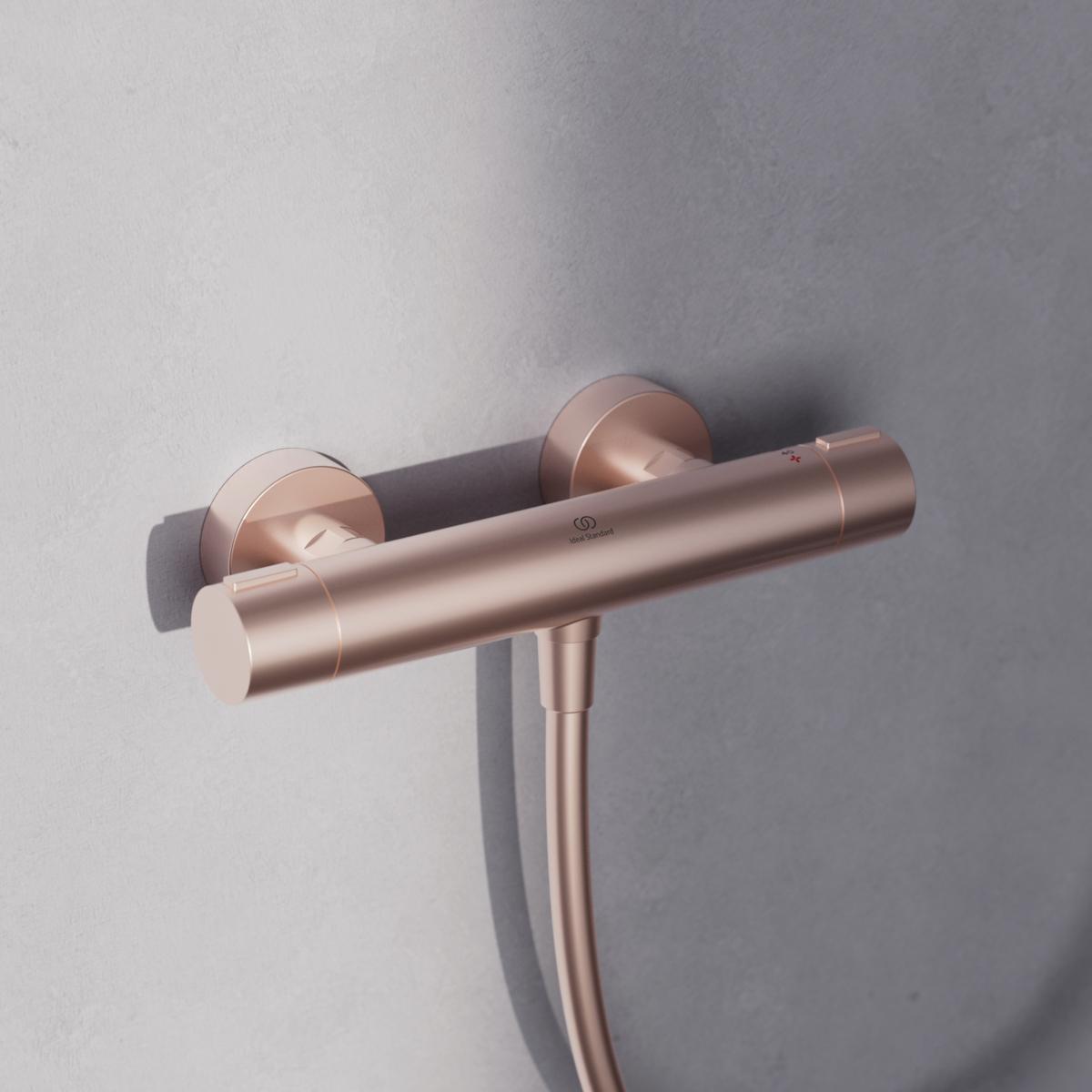 Ideal Standard Ceratwist Alu+ Aplike Duş Bataryası Dahil Duş Sistemi 345x501x1104 mm, 12 l/dk (3 bar) Rose uygulama örneği