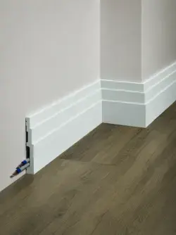 DECOLUX Battiscop AS-001-1 120x16 mm 2,4 m Süpürgelik