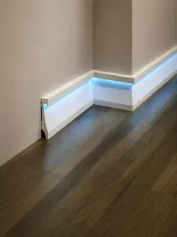 DECOLUX Battiscop ASL-004-1 110x22 mm 2,4 m LEDli Süpürgelik
