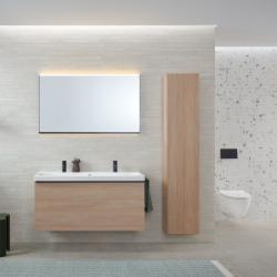 Geberit tek kapılı ve iç aynalı boy dolabı, kısaltılmış çıkıntı 45x15x180 cm Beyaz / Parlak uygulama örneği