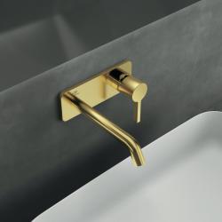 Ideal Standard Joy Duvara Monte Lavabo Armatürü 175x105.5 mm, 180 mm çıkış ucu projeksiyonu, Kit 1 gerekli (A1313), 5 l/dk (3 bar), sifon kumandasız Fırçalanmış Altın uygulama örneği