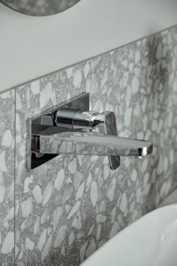 Ideal Standard Ceraplan Duvara Monte Lavabo Armatürü 193x115.5 mm, 166 mm çıkış ucu projeksiyonu, Kit 1 gerekli (A1313), 3.8 l/dk (3 bar), sifon kumandasız Krom uygulama örneği