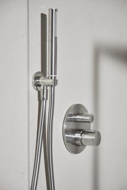 Ideal Standard Ceratherm T100 Ankastre Banyo Bataryası 163x105x163 mm, Kit 1 gerekli (A1000), 23.0 l/dk (3 bar) Silver Storm uygulama örneği