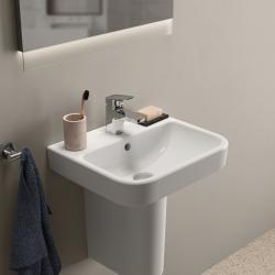Ideal Standard i.life B Tezgah Üstü Lavabo 450x380x160 mm, 1 tek batarya delikli, taşma delikli Beyaz uygulama örneği