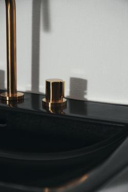 Ideal Standard Joy Çift Kontrollü Lavabo Bataryası 218x180x248 mm, 127 mm çıkış ucu projeksiyonu, 5 l/dk (3 bar), sifon kumandalı Fırçalanmış Altın uygulama örneği