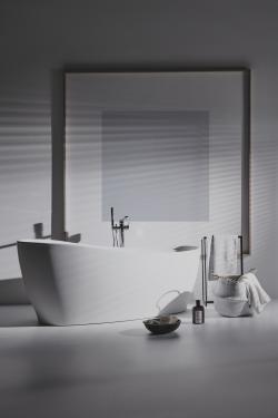 Ideal Standard Around Bağımsız Küvet 1800x850x625 mm, batarya deliksiz, taşma delikli, sifon kumandalı Beyaz uygulama örneği