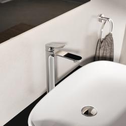 Ideal Standard Ceralife O Lavabo Bataryası 48x175.5x294 mm, 135 mm çıkış ucu projeksiyonu, 3.8 l/dk (3 bar), sifon kumandasız Krom uygulama örneği