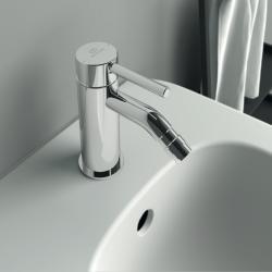 Ideal Standard Ceraline Bide Bataryası 50x149x147 mm, 106 mm çıkış ucu projeksiyonu, 3.8 l/dk (3 bar), sifon kumandalı Krom uygulama örneği