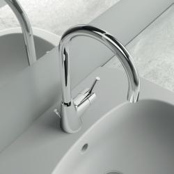 Ideal Standard Ceraline Lavabo Bataryası 120x216x323 mm, 160 mm çıkış ucu projeksiyonu, 3.8 l/dk (3 bar), sifon kumandalı Krom uygulama örneği