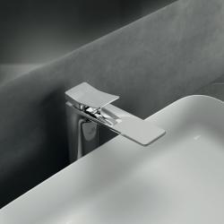 Ideal Standard Conca Lavabo Bataryası 48x200x246 mm, 150 mm çıkış ucu projeksiyonu, 5 l/dk (3 bar), sifon kumandasız Krom uygulama örneği