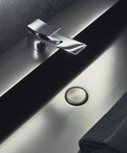 Ideal Standard Conca Lavabo Bataryası 48x201x96 mm, 132 mm çıkış ucu projeksiyonu, 5 l/dk (3 bar), sifon kumandalı Manyetik Gri uygulama örneği