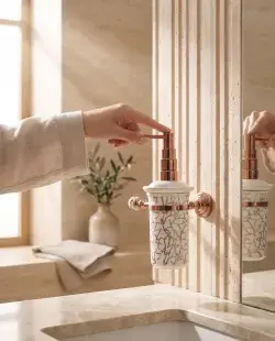 Pure Concept Marble Montajlı Sıvı Sabunluk Bronz uygulama örneği
