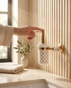 Pure Concept Geometrik Montajlı Sıvı Sabunluk Beyaz Altın uygulama örneği