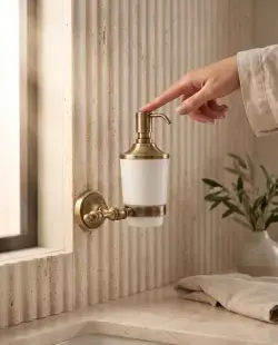 Pure Concept Roma Sıvı Sabunluk Antik Altın uygulama örneği