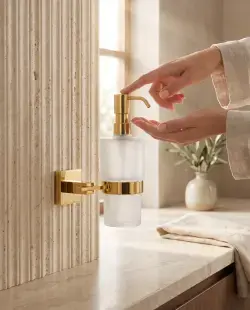 Pure Concept Venedik Montajlı Camlı Sıvı Sabunluk Altın uygulama örneği