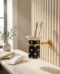 Pure Concept Puantiye Montajlı Diş Fırçalık Siyah uygulama örneği