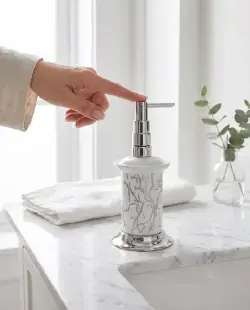 Pure Concept Marble Sıvı Sabunluk Krom uygulama örneği