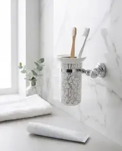 Pure Concept Marble Montajlı Diş Fırçalık Krom uygulama örneği