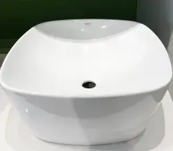 Serel Minimal 46x46 xm Tezgah Üstü Çanak Lavabo Batarya Deliksiz 3050DXS110H Beyaz 46x46 cm uygulama örneği